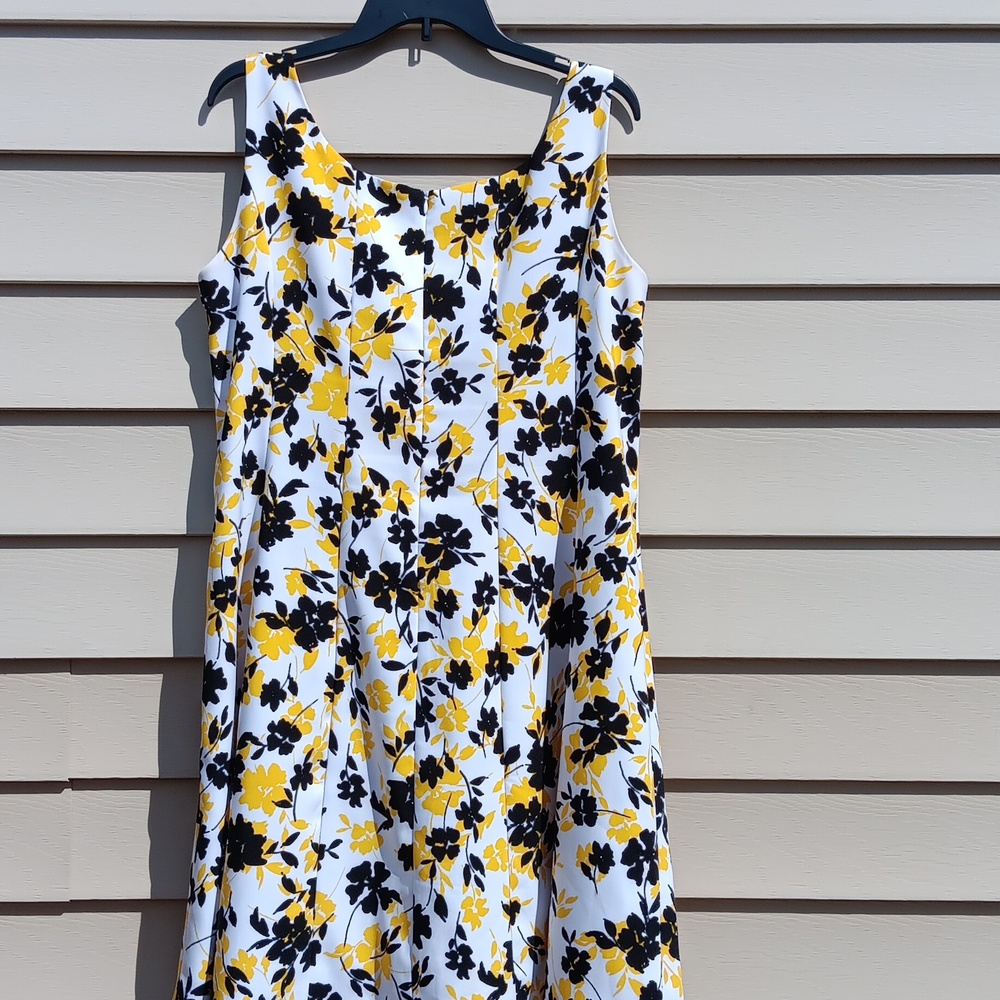 RONNI NICOLE Floral Design Sleeveless Dress in Yellow, White  and Black - 14